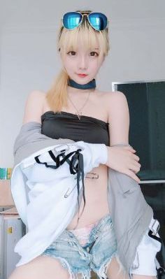 电影年轻的阿姨_蓝光神马在线观看