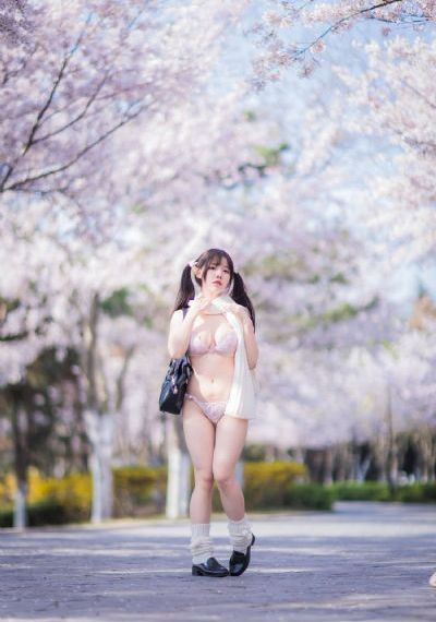 中国的女孩去到10_720免费高清观看