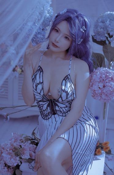 致命魅惑_十万网红美女美酱